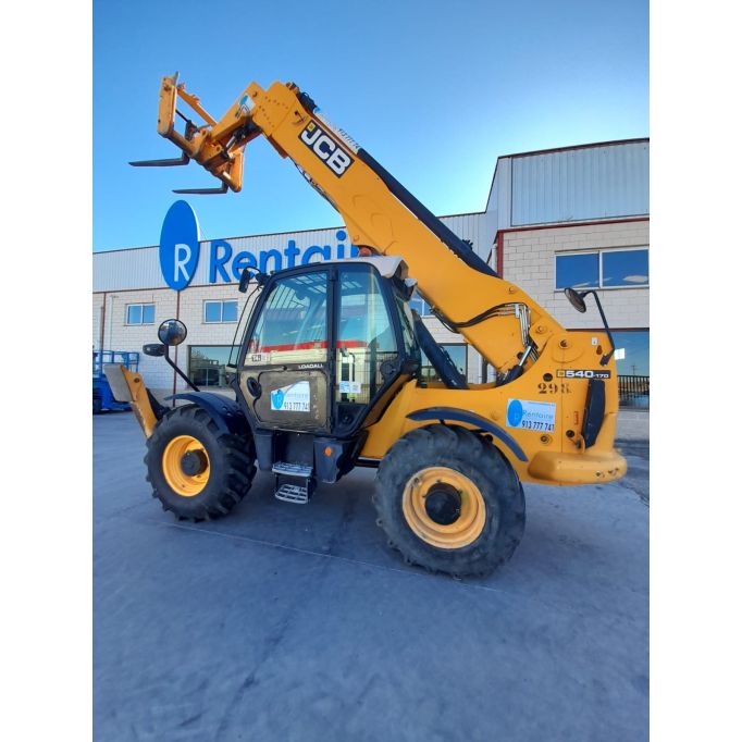 Manipulador telescópico 17 metros con uñas