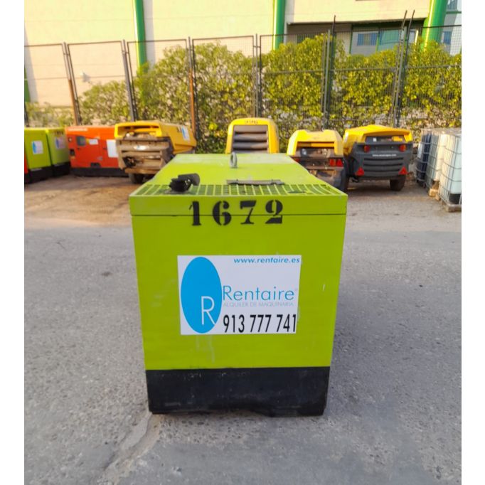 Grupo electrógeno silencioso 30 kvas Pramac